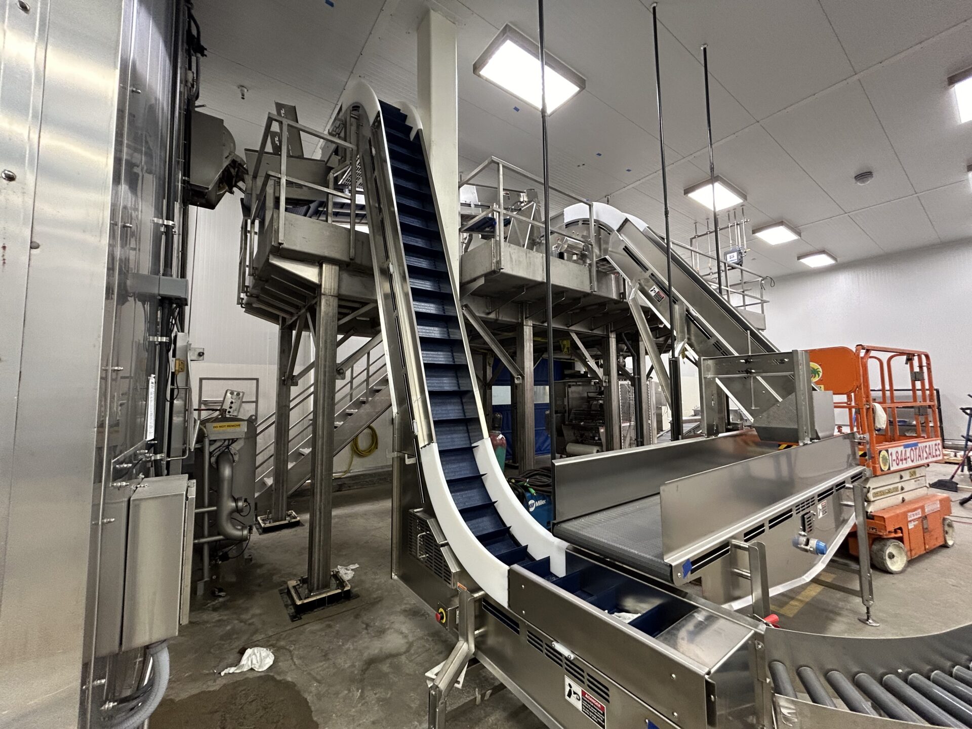 Conveyor and Platform Ajinomoto 2024